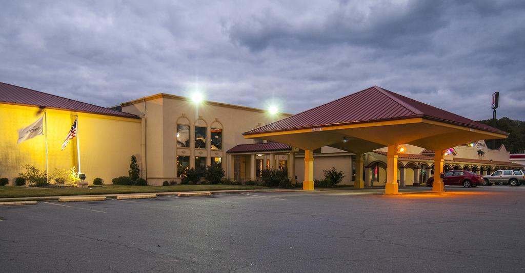 Howard Johnson By Wyndham Conway Exteriör bild