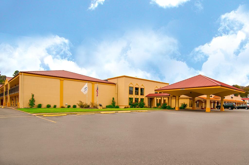 Howard Johnson By Wyndham Conway Exteriör bild